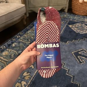 Bombas gripper slipper size small NWT